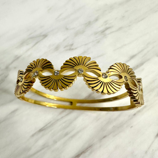 Bracelet jonc en acier inoxydable doré – Motif éventail ajouré